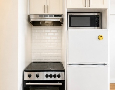 205 W 88th Street - Photo Thumbnail 2