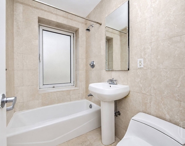200 E 35th Street - Photo Thumbnail 7