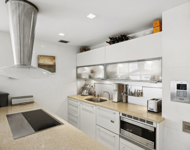 146 W 57th Street - Photo Thumbnail 6