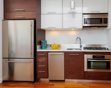 161 N 4th Street - Photo Thumbnail 3