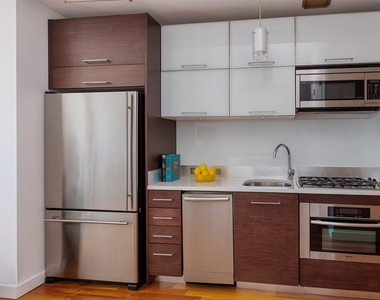 161 N 4th Street - Photo Thumbnail 2