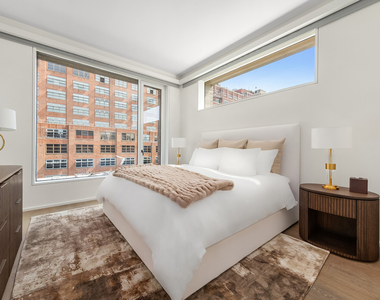 345 W 14th Street - Photo Thumbnail 8