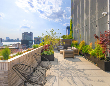 345 W 14th Street - Photo Thumbnail 18