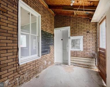 309 N Lawrence Street - Photo Thumbnail 11