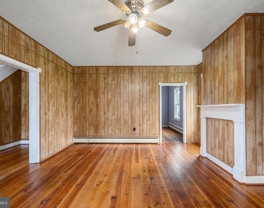 309 N Lawrence Street - Photo Thumbnail 4