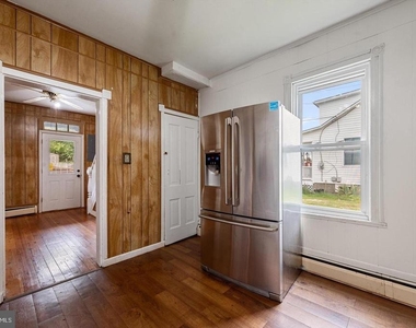 309 N Lawrence Street - Photo Thumbnail 9