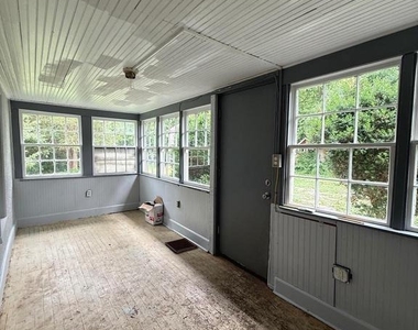 10860 Winchester Avenue - Photo Thumbnail 12