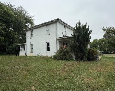 10860 Winchester Avenue - Photo Thumbnail 5