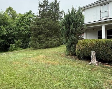 10860 Winchester Avenue - Photo Thumbnail 3
