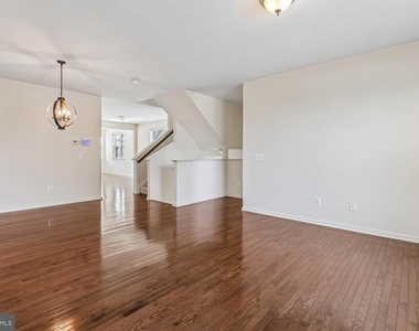 7 Castings Lane - Photo Thumbnail 3