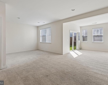 7 Castings Lane - Photo Thumbnail 37