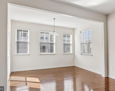 7 Castings Lane - Photo Thumbnail 16