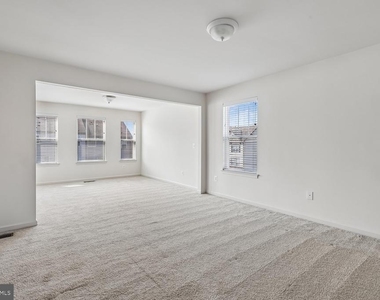 7 Castings Lane - Photo Thumbnail 23