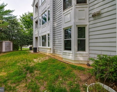 17045 Islip Loop - Photo Thumbnail 34