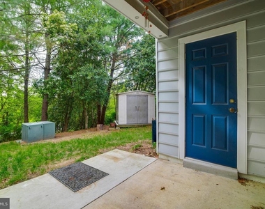 17045 Islip Loop - Photo Thumbnail 29