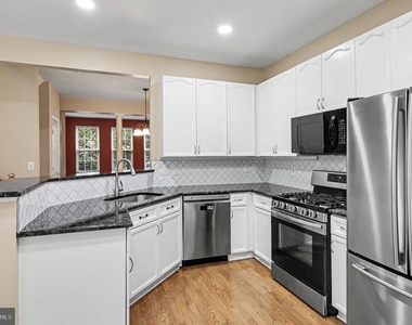 4872 Ebb Tide Court - Photo Thumbnail 7