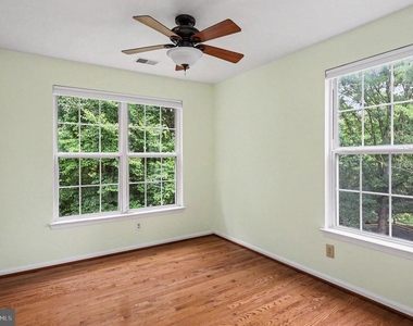 4872 Ebb Tide Court - Photo Thumbnail 12