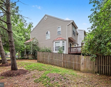 4872 Ebb Tide Court - Photo Thumbnail 27