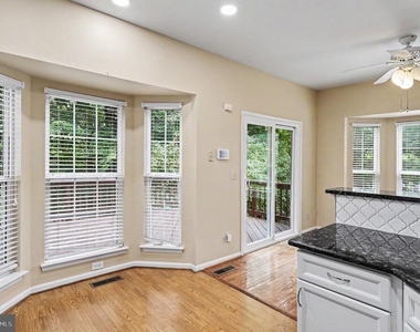 4872 Ebb Tide Court - Photo Thumbnail 8