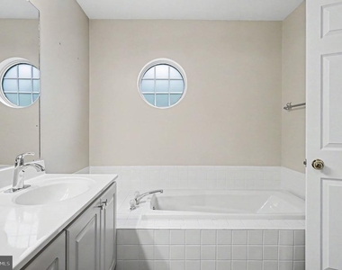 4872 Ebb Tide Court - Photo Thumbnail 22