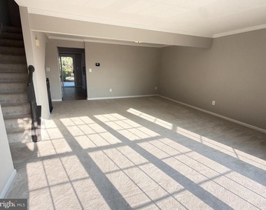 9253 Jessica Drive - Photo Thumbnail 9