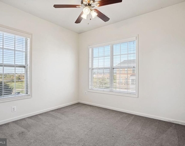 43085 Thoroughfare Gap Terrace - Photo Thumbnail 13