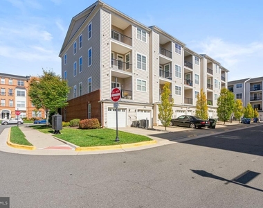 43085 Thoroughfare Gap Terrace - Photo Thumbnail 20