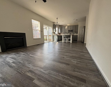 336 Baish Drive Se - Photo Thumbnail 3