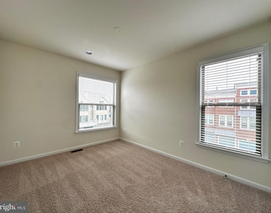 23451 Epperson Square - Photo Thumbnail 31