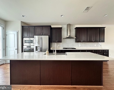 23451 Epperson Square - Photo Thumbnail 18