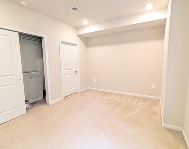 23235 Milltown Knoll Square - Photo Thumbnail 21