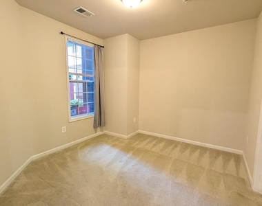 23235 Milltown Knoll Square - Photo Thumbnail 11