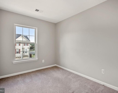 20413 Elm Grove Terrace - Photo Thumbnail 21
