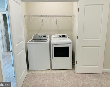 22486 Radford Point Terrace - Photo Thumbnail 17