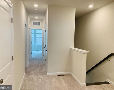 22486 Radford Point Terrace - Photo Thumbnail 9