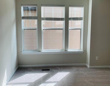 22486 Radford Point Terrace - Photo Thumbnail 18
