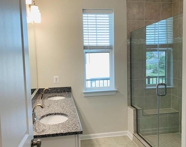 22486 Radford Point Terrace - Photo Thumbnail 13