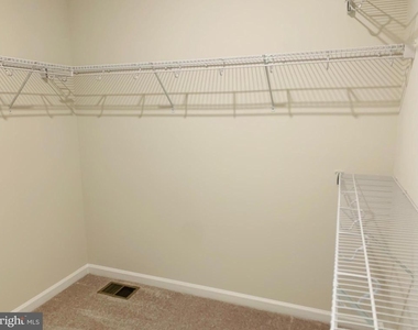 22486 Radford Point Terrace - Photo Thumbnail 16