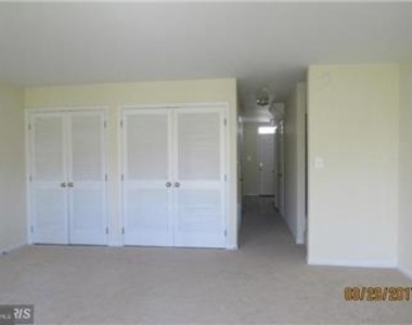 21511 Welby Terrace - Photo Thumbnail 15