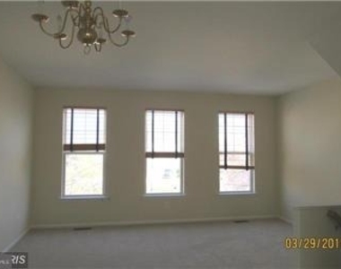 21511 Welby Terrace - Photo Thumbnail 7