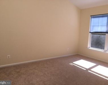 21511 Welby Terrace - Photo Thumbnail 9