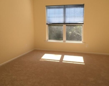 21511 Welby Terrace - Photo Thumbnail 10