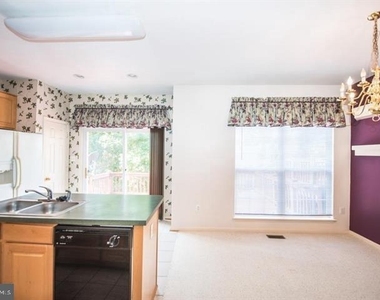 8359 Regal Oak Court - Photo Thumbnail 11