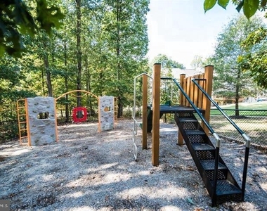 8359 Regal Oak Court - Photo Thumbnail 37
