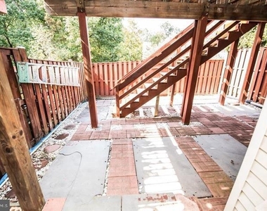 8359 Regal Oak Court - Photo Thumbnail 35