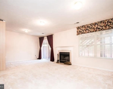 8359 Regal Oak Court - Photo Thumbnail 22