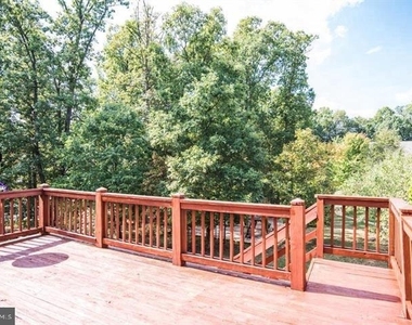 8359 Regal Oak Court - Photo Thumbnail 32