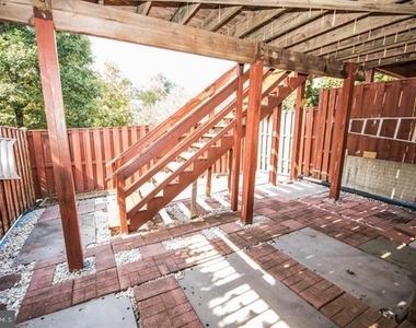 8359 Regal Oak Court - Photo Thumbnail 36