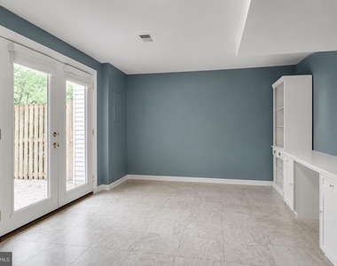 3005 Silent Valley Drive - Photo Thumbnail 6