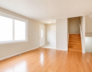3005 Silent Valley Drive - Photo Thumbnail 2